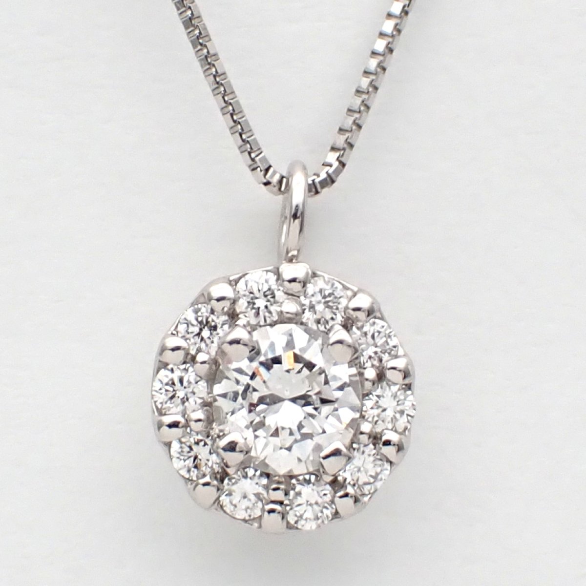 画像1: Pt900 プラチナ　ダイヤモンド　0.232ct・0.12ct ペンダント付ネックレス　中古　美品　レディース　ダイヤ ペンダント　ジュエリー　アクセサリー　4月誕生石　質屋