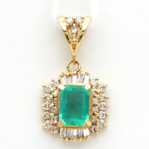 K18 ゴールド　エメラルド 0.44ct　ダイヤモンド 0.26ct　 ペンダント　トップのみ　中古　美品　レディース　ジュエリー　5月誕生石　質屋